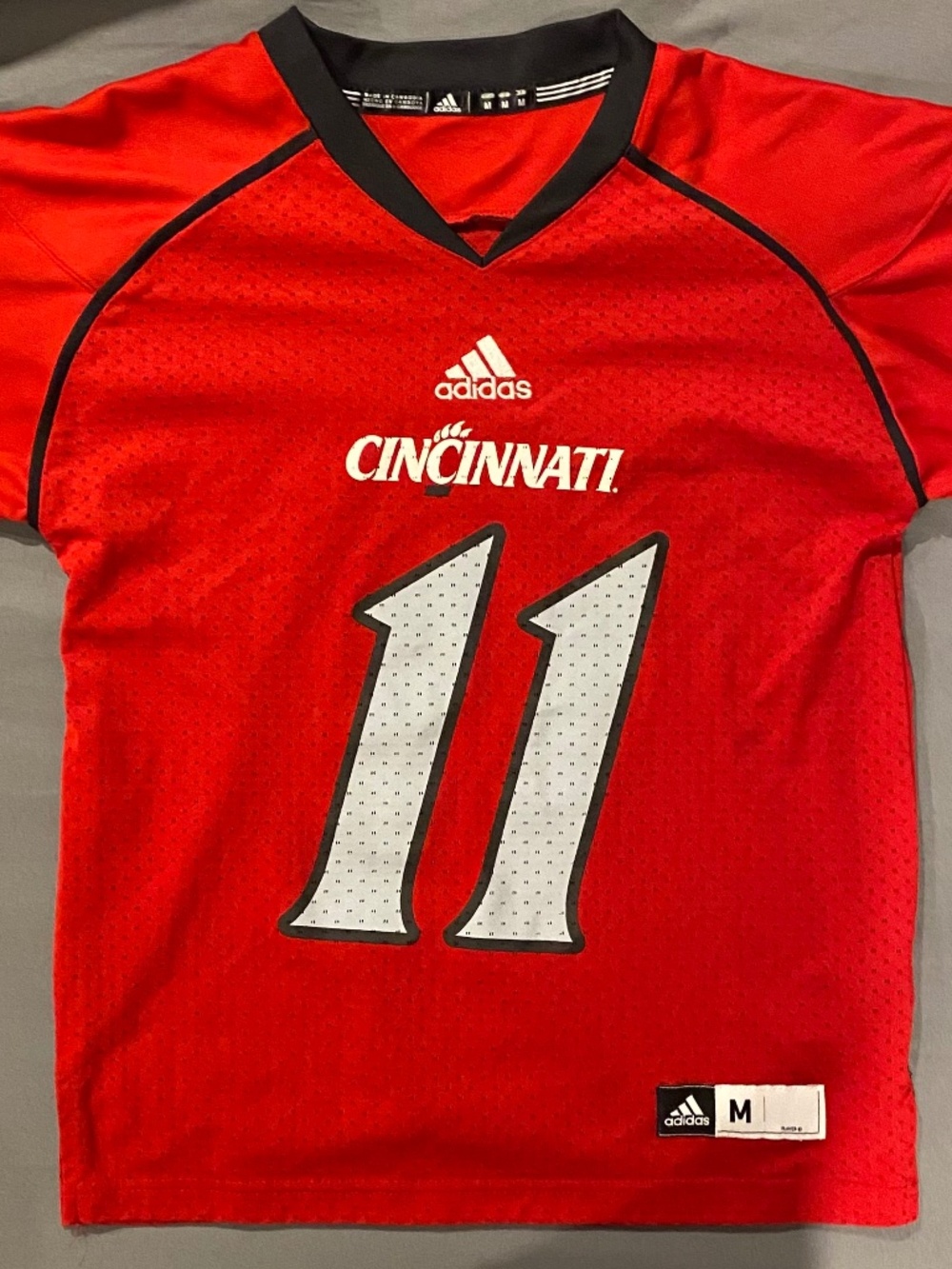 University of Cincinnati - UC - Adidas red football jersey kids youth Medium